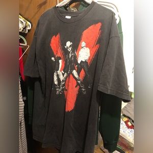 U2 2005 Vertigo Concert Tee-  730 *tee deal $35 or $30 w/offer
